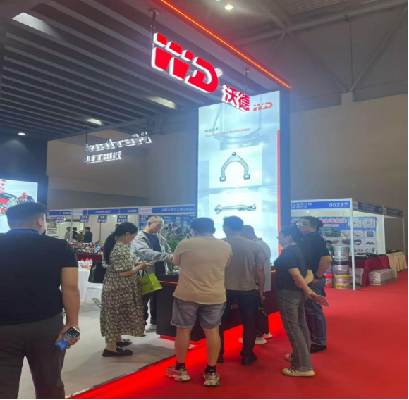 Hetian Automotive and Wode Team Appear at Chongqing National Auto Parts Fair — Booth Attracts Widespread Attention with Enthusiastic Crowds