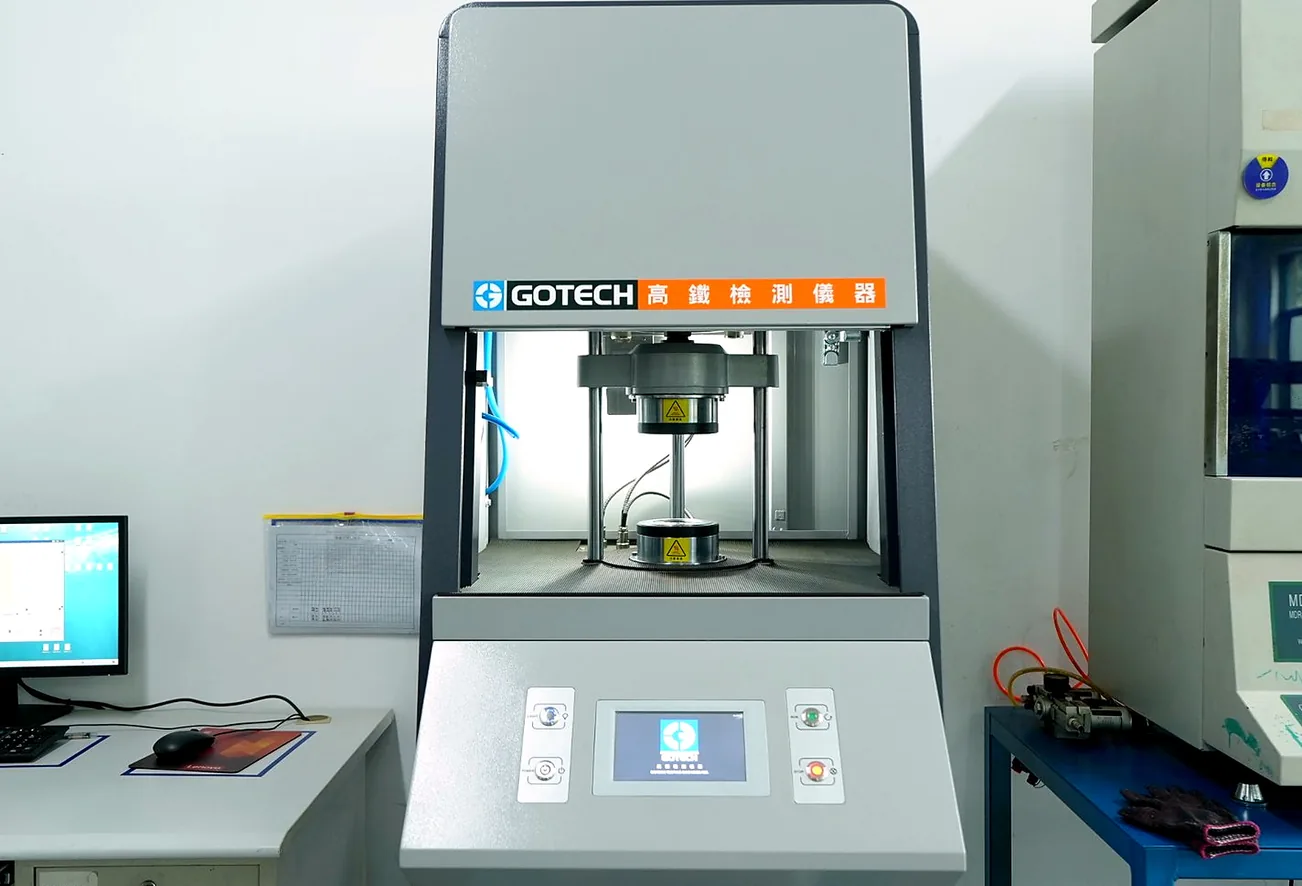 Closed rotorless vulcanizer M-3000AU for rubber cure characterization